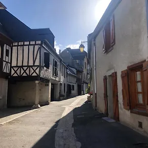 Agreable Maison Au Centre D'arreau Pour 8 Pers Hébergement de vacances Arreau